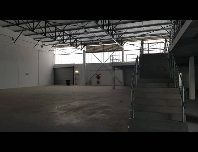 960M² FACTORY TO LET IN BELLVILLE SOUTH INDUSTRIA